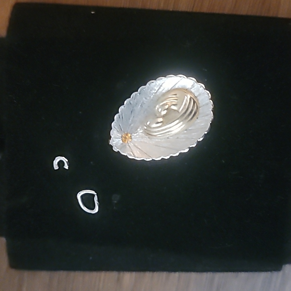 Vintage Sarah Coventry Madonna and Child - Picture 6 of 8